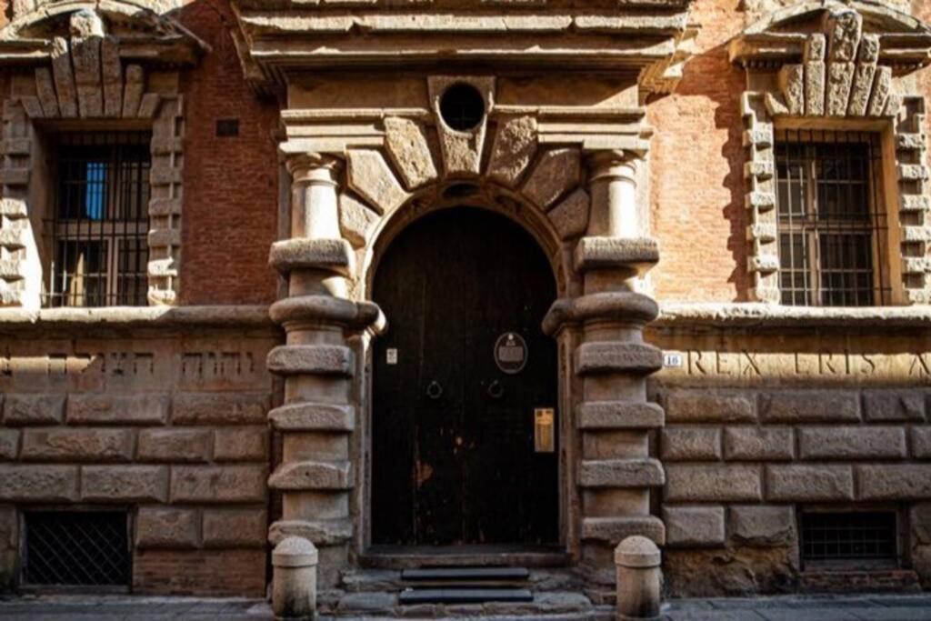 בולוניה Appartamento Palazzo Bocchi מראה חיצוני תמונה